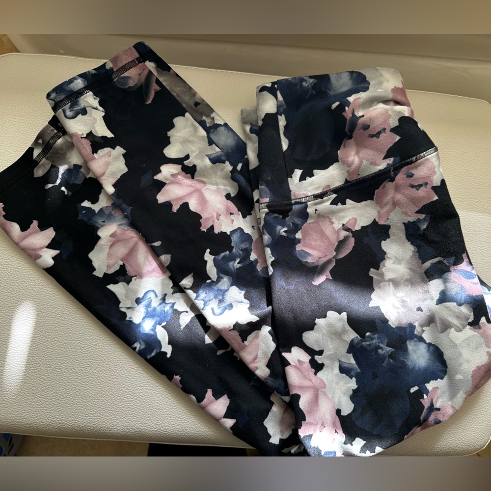 Balance Collection Abstract Print capri Leggings - Pink, Blue, Black Medium